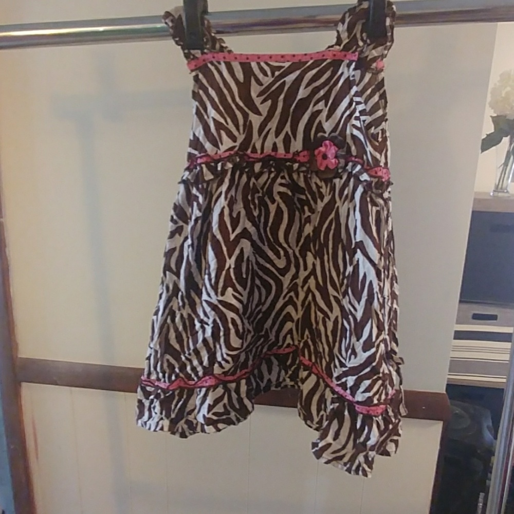 Brown and white dress youngland 6x